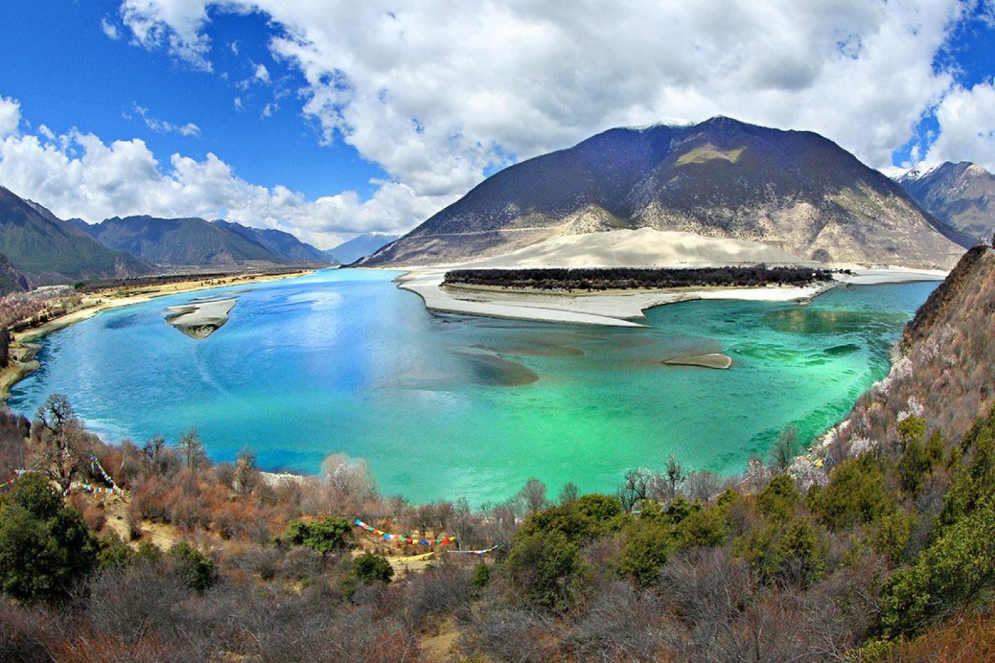 雅鲁藏布大峡谷保护区图片