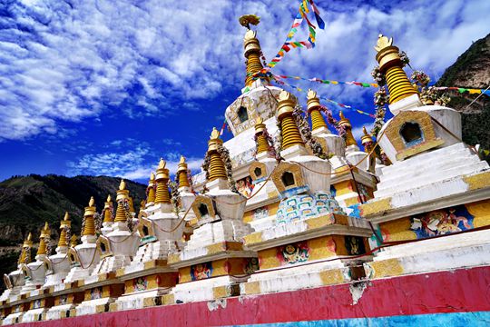 特產是英雄與康巴漢子！ :  班瑪－英雄谷